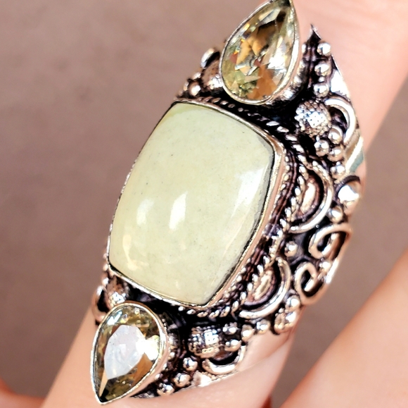 New Lemon Chrysoprase and White Topaz 925 Silver Statement Ring. - Picture 7 of 11